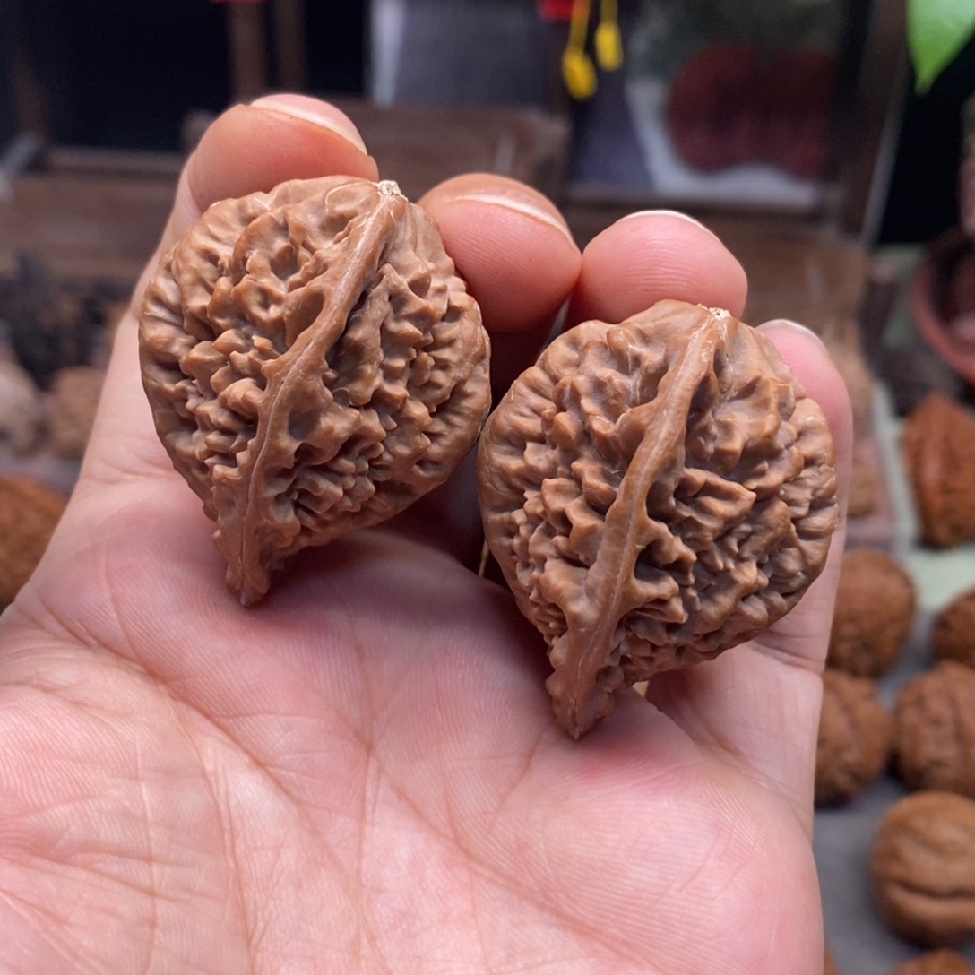 文玩核桃把件麒麟纹