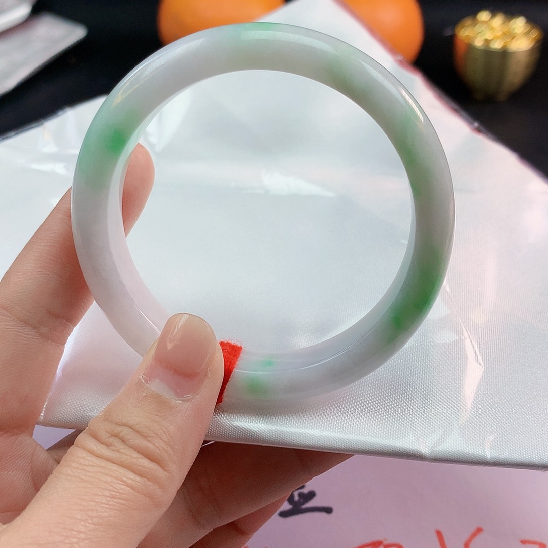 翡翠手镯未镶嵌57圈2310