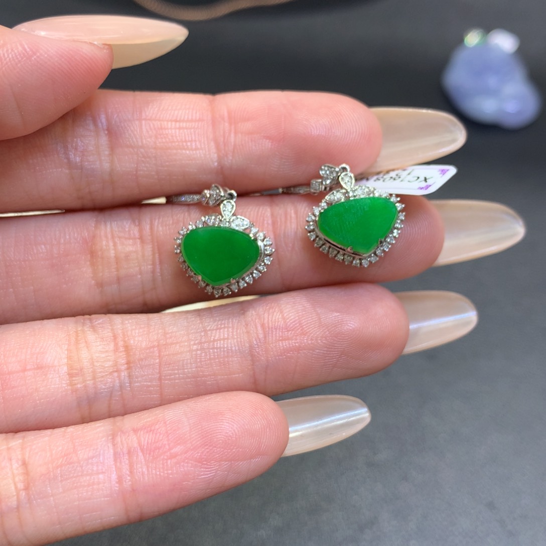 颈饰18K金镶嵌翡翠