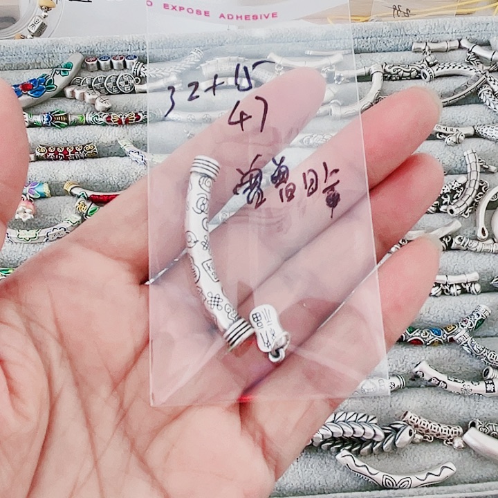 珐琅吊坠足银两个