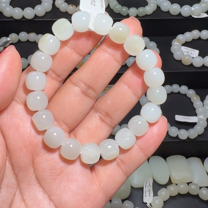 老***车和田玉（子料）未镶嵌颈饰