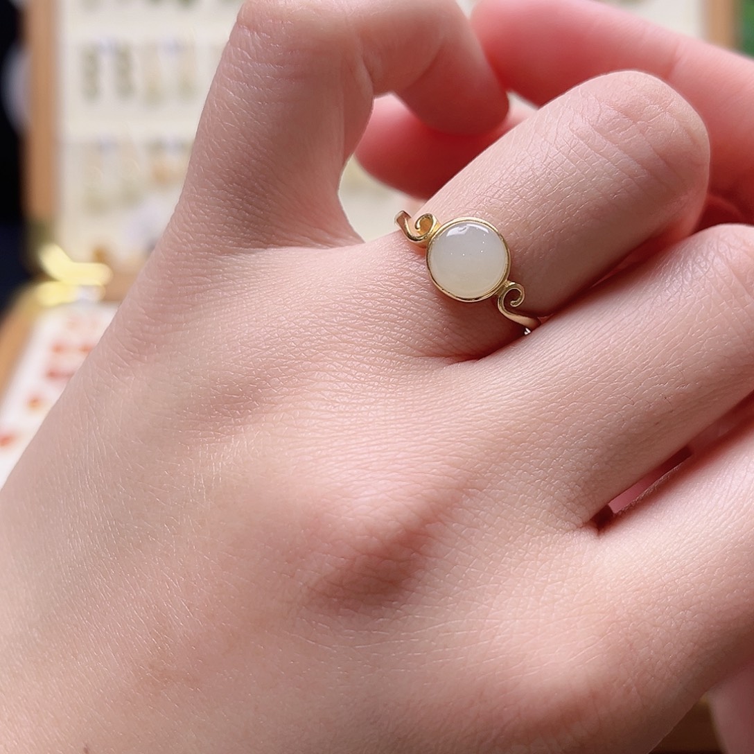 手***宝和田玉银S925镶嵌耳饰