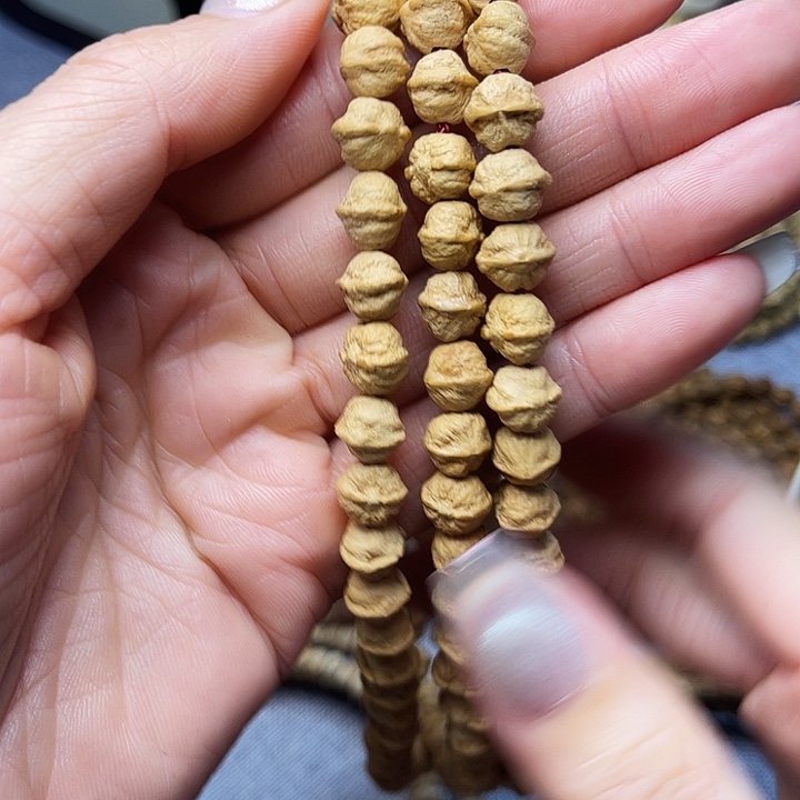 ζ***川柏香籽/百香籽吊坠