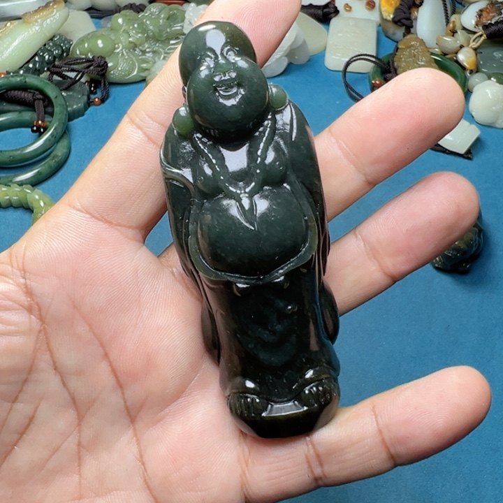 和田玉未镶嵌把件