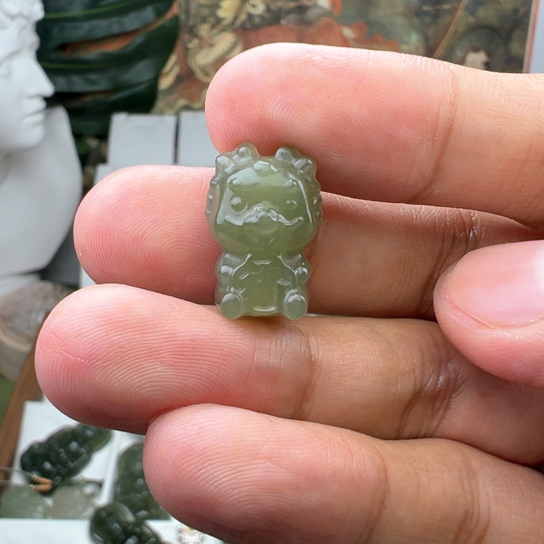 和田玉吊坠(不含链)未镶嵌小**子龙手机挂