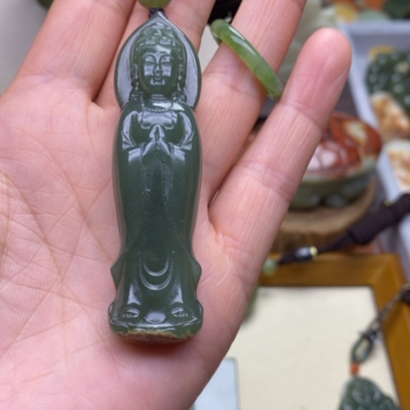 【闪购商品】未镶嵌和田玉挂件人****@