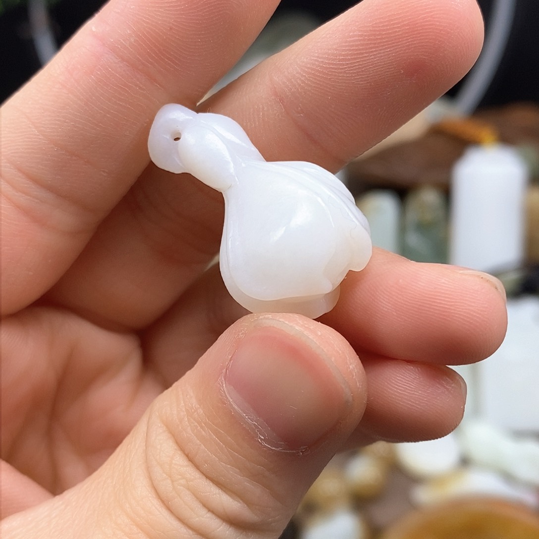 和田玉颈饰未镶嵌7