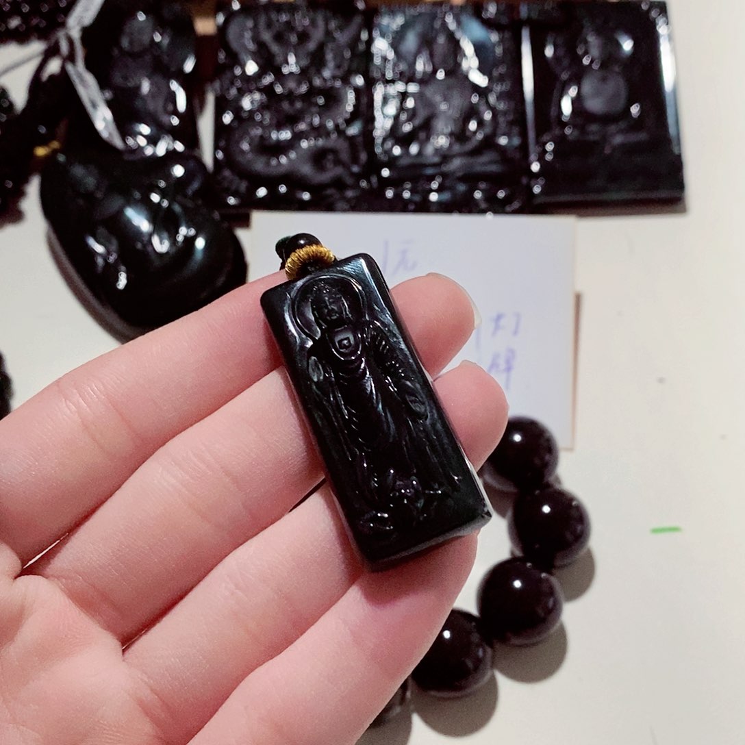 翡翠颈饰未镶嵌翡翠a