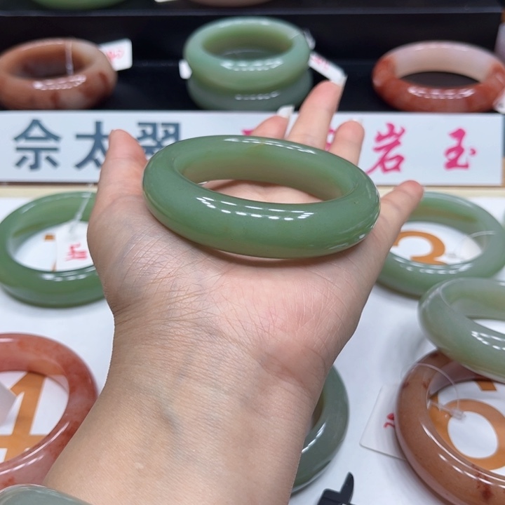 未镶嵌手镯石英质玉雨**雨