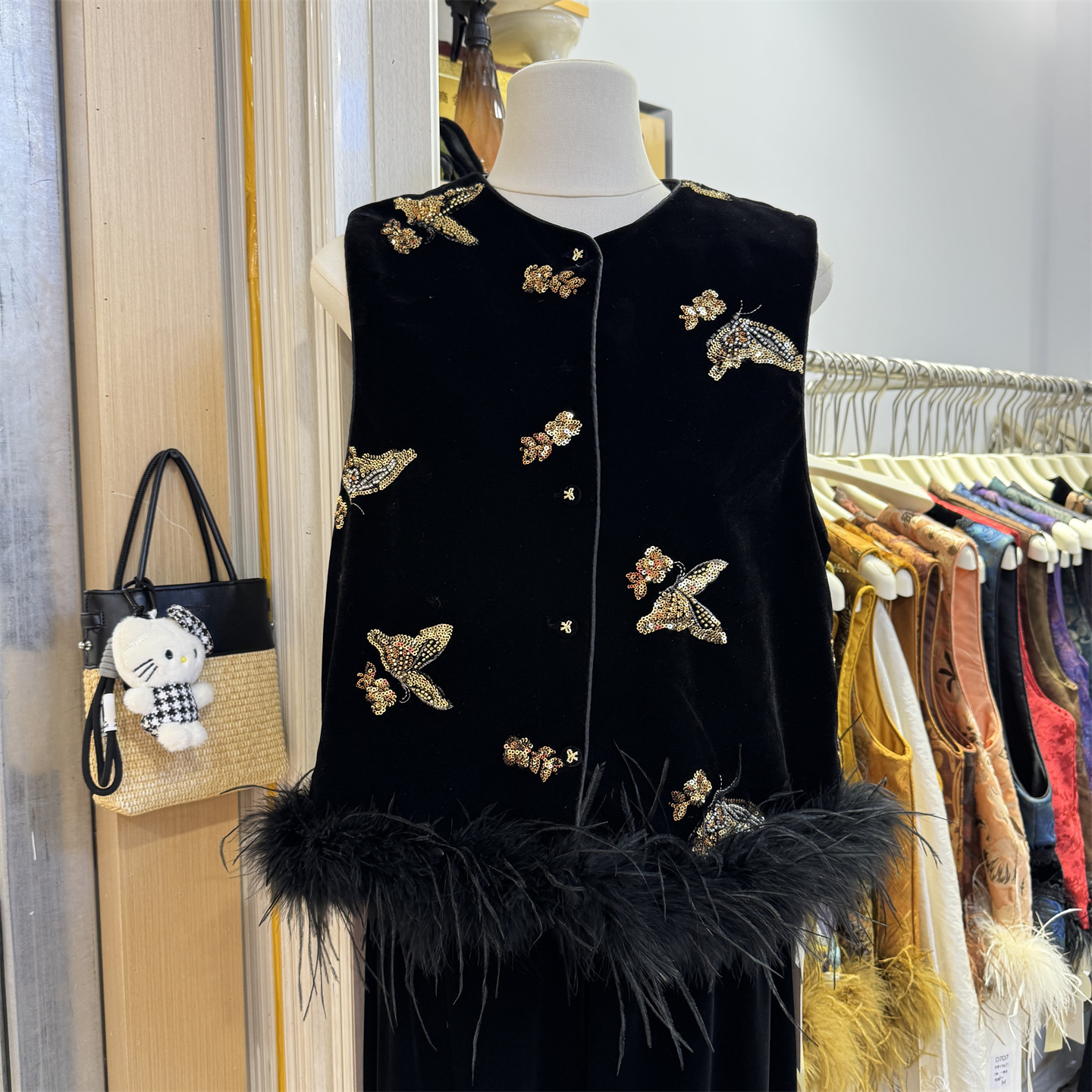 【加棉加厚】国风鸵鸟毛马甲刺绣2025秋冬新款亮片钉珠马夹坎肩背心
