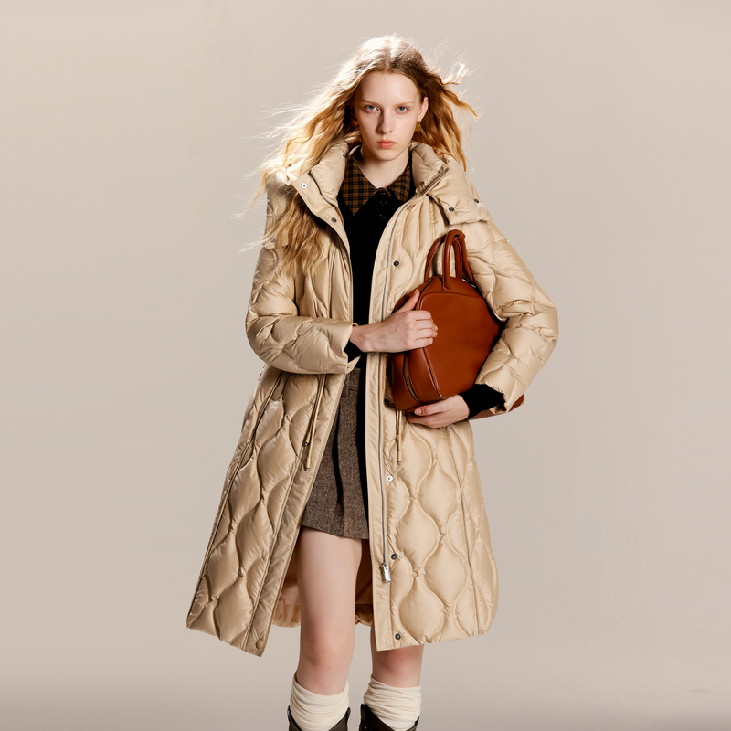 miss COCOON黑色外套菱格收腰抽绳羽绒服0015