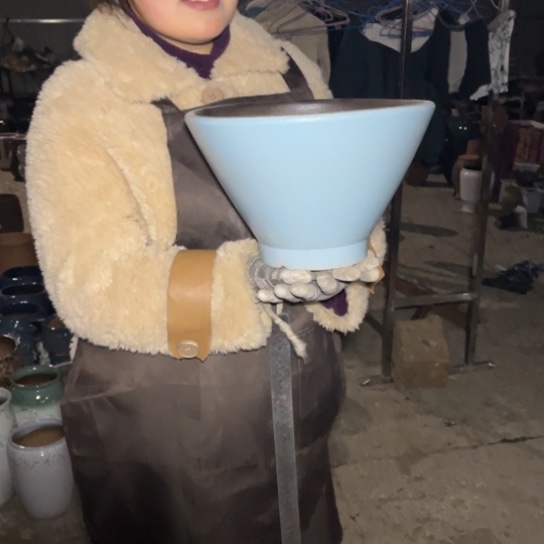 红陶口28高19瑕疵