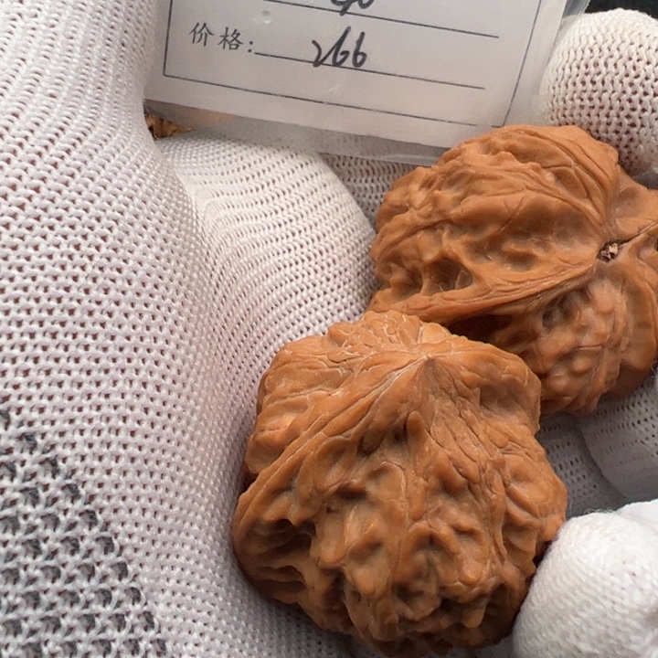 2***o文玩核桃吊坠伏虎罗汉138