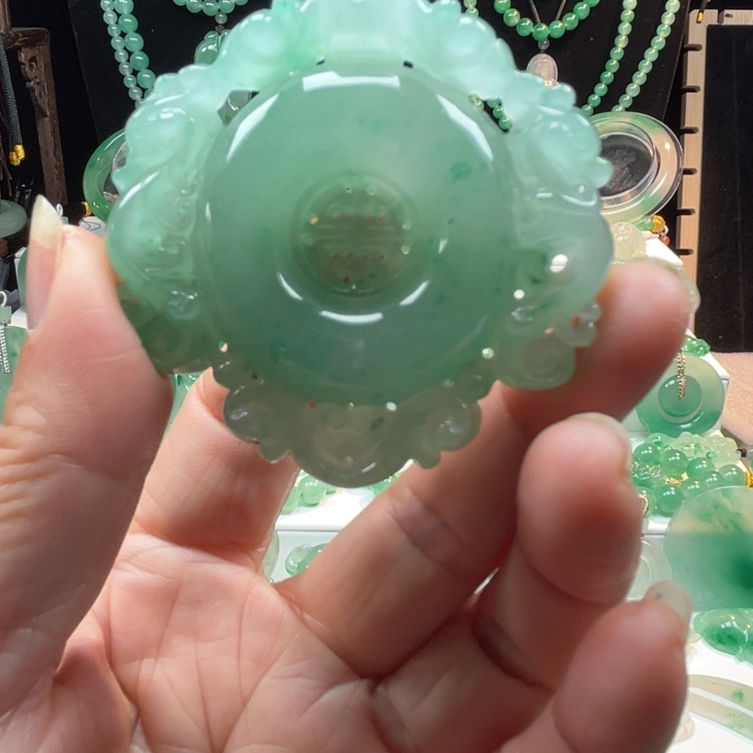 石英质玉吊坠(不含链)合金