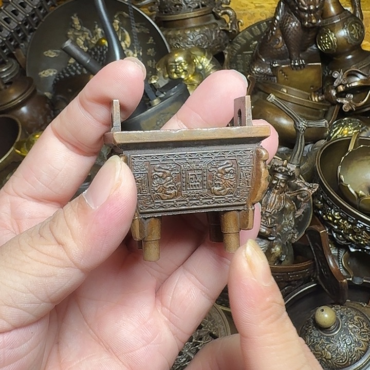 铜器摆件收收藏藏