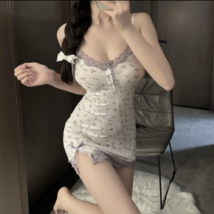 「奈奈紫」纯欲心机碎花蕾丝牛奶丝睡裙80～150