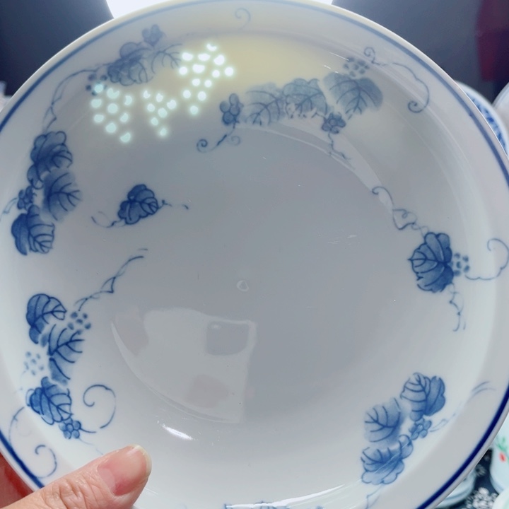  青花玲珑8寸窝盘葡萄