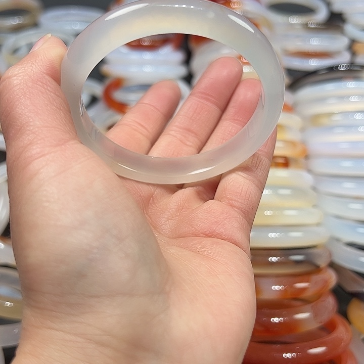 玛瑙/玉髓手镯未镶嵌青***