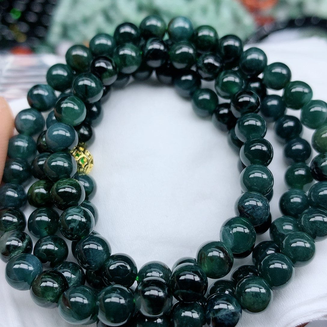 翡翠颈饰未镶嵌手串