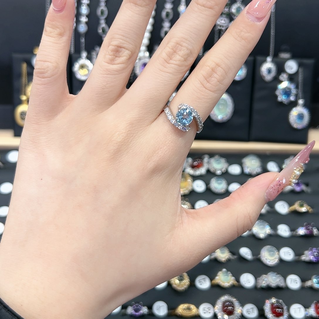 蛇纹石玉颈饰银S925镶嵌