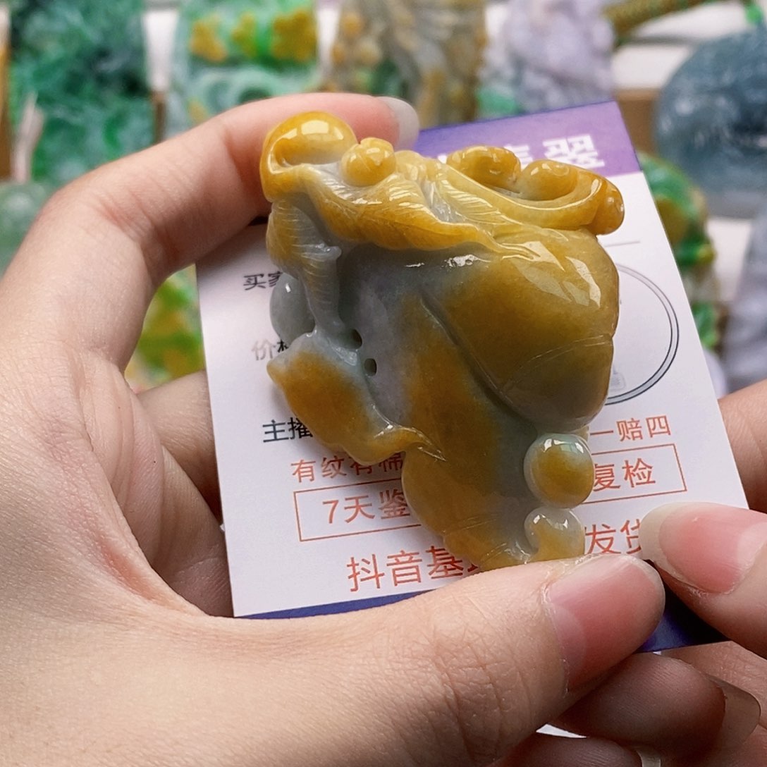 吊坠(不含链)未镶嵌翡翠