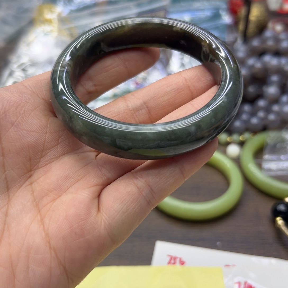 和田玉未镶嵌手镯57.7圈围711