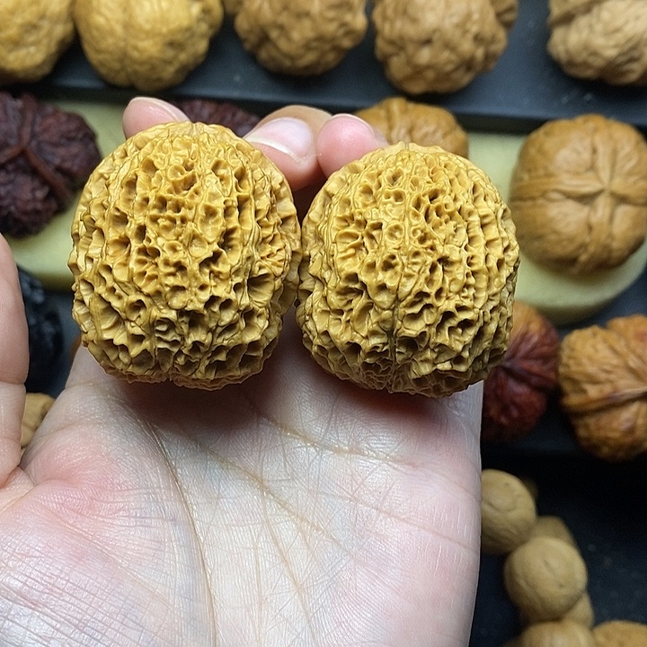 吊坠桃核铁锈球44尺