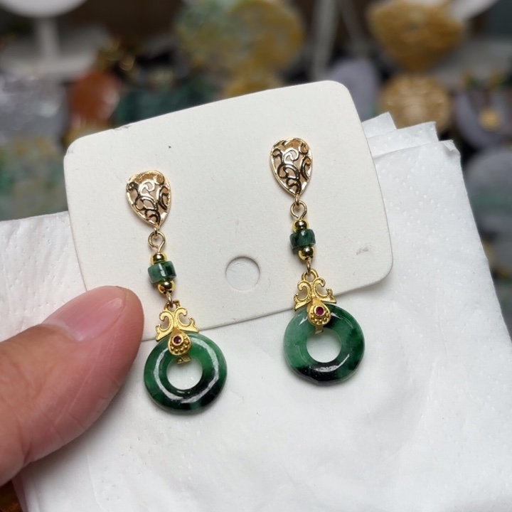 翡翠颈饰未镶嵌吊坠