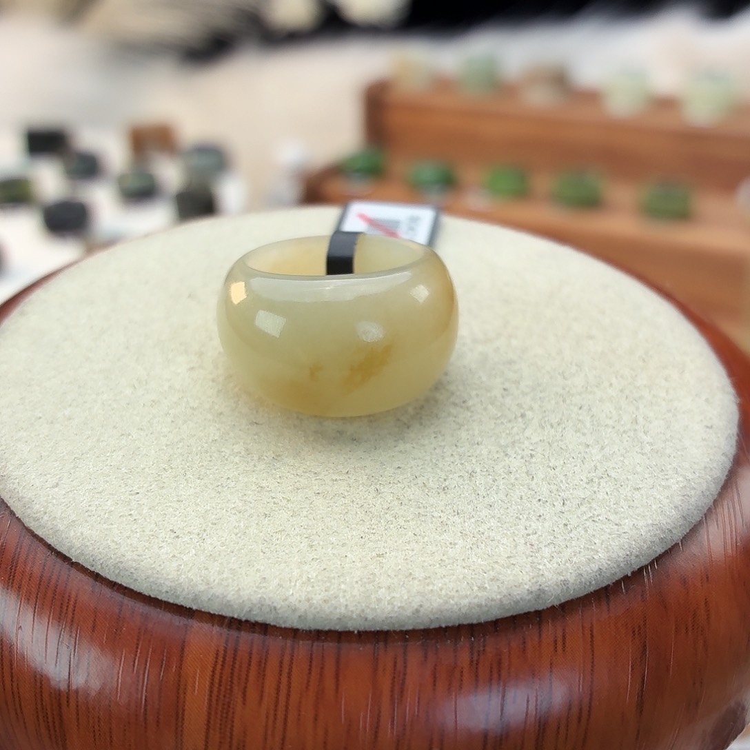 1***一和田玉未镶嵌戒指i118飘糖馒头17.2mm