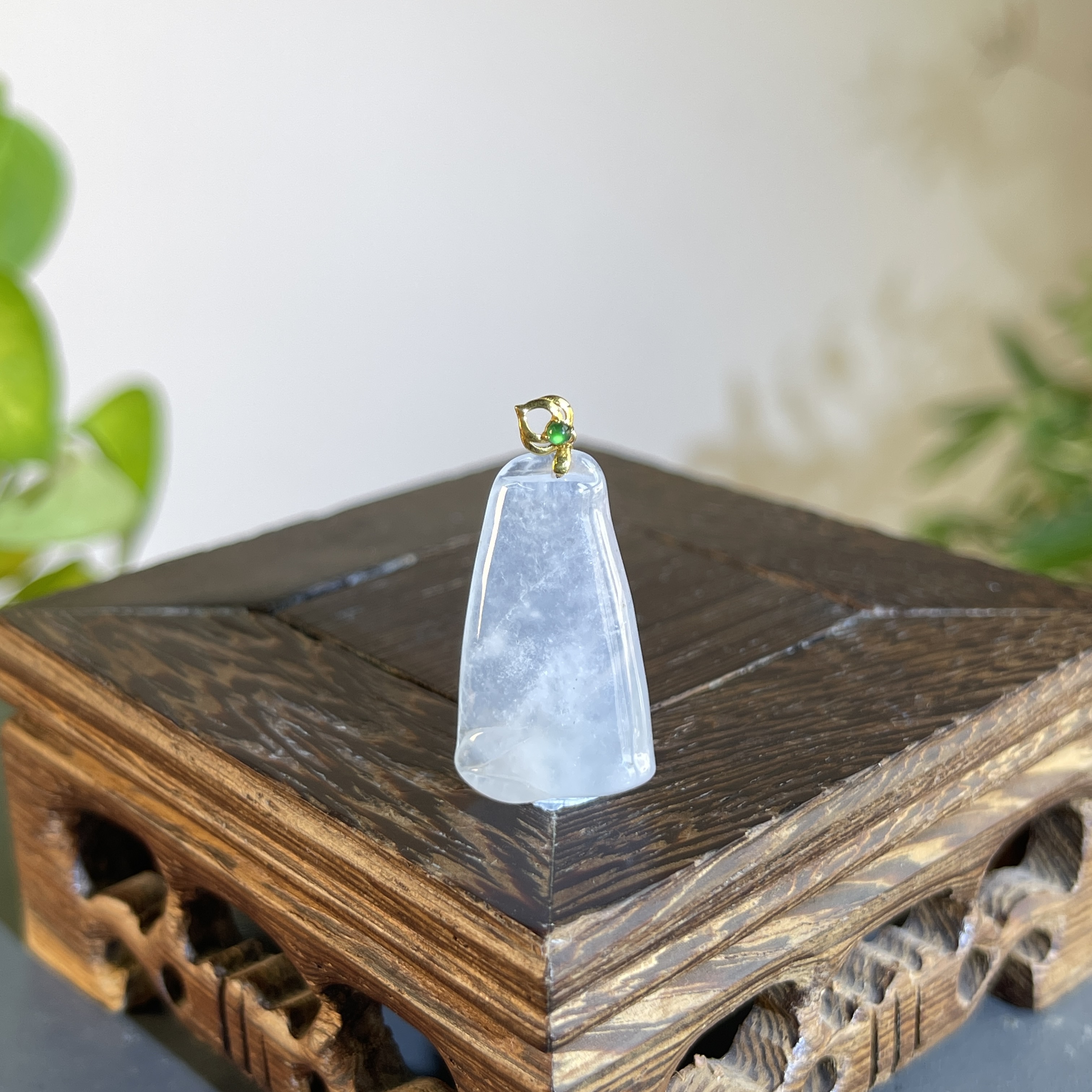 JTW10-39   天然缅甸A货翡翠   18K金扣节节高升