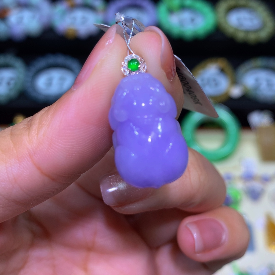 泉***铭翡翠18K金镶嵌颈饰翡翠