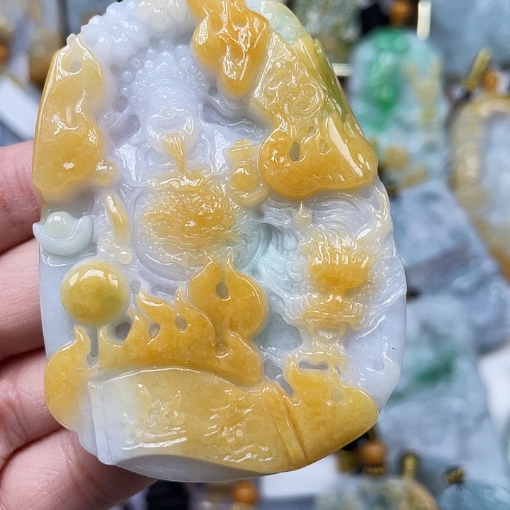 南***司翡翠未镶嵌颈饰天然