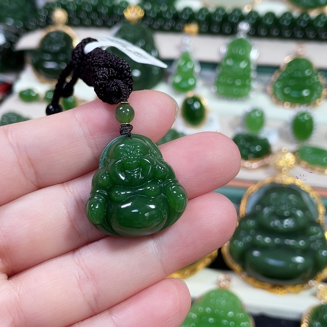 和田玉（碧玉）未镶嵌颈饰阳绿佛公25