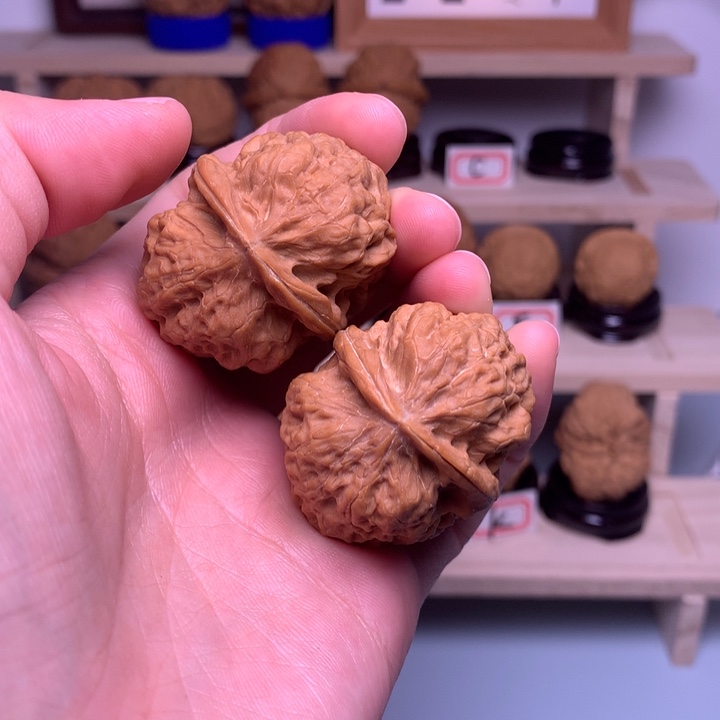 文玩核桃把件83珊瑚绣球38尺