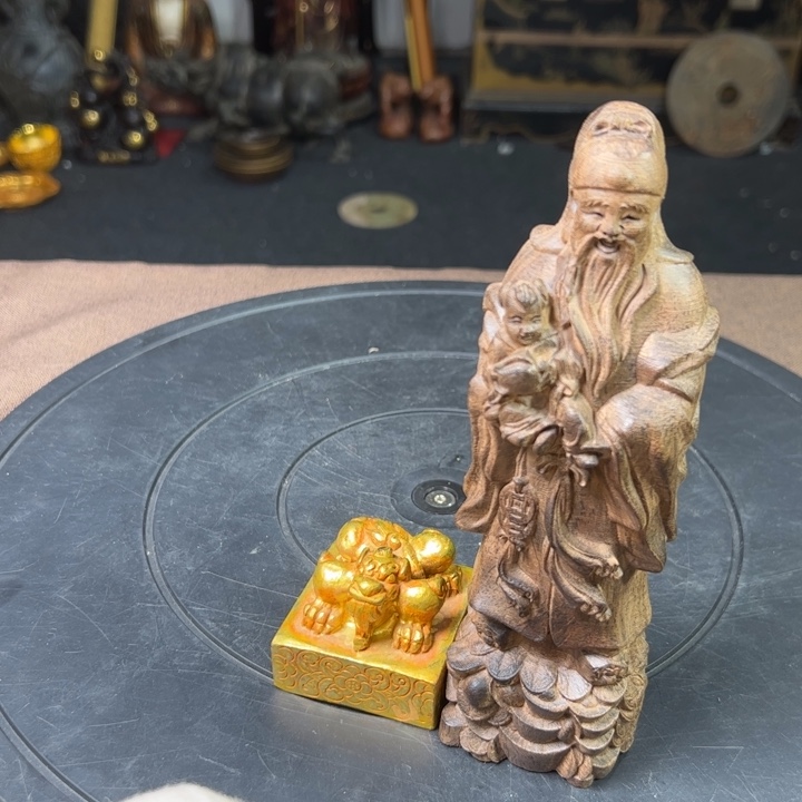 精品摆件工艺品等