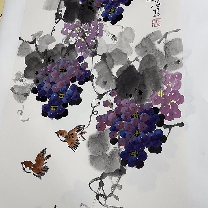 国画花鸟等多种鸟类的栖息环境中生长