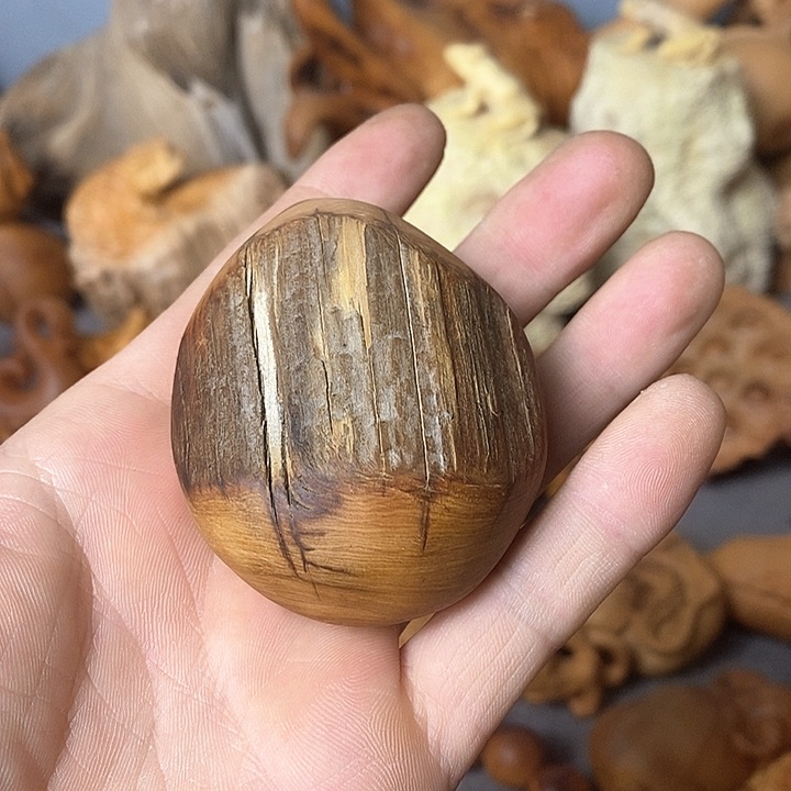 柏木崖柏随型手把件