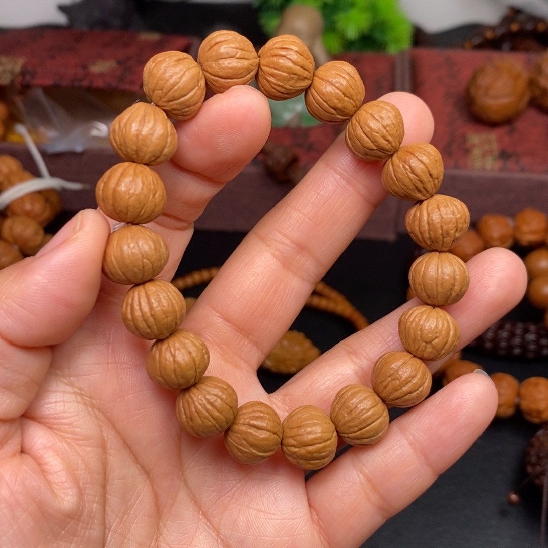 一***酒吊坠猴头核桃橄榄猴头