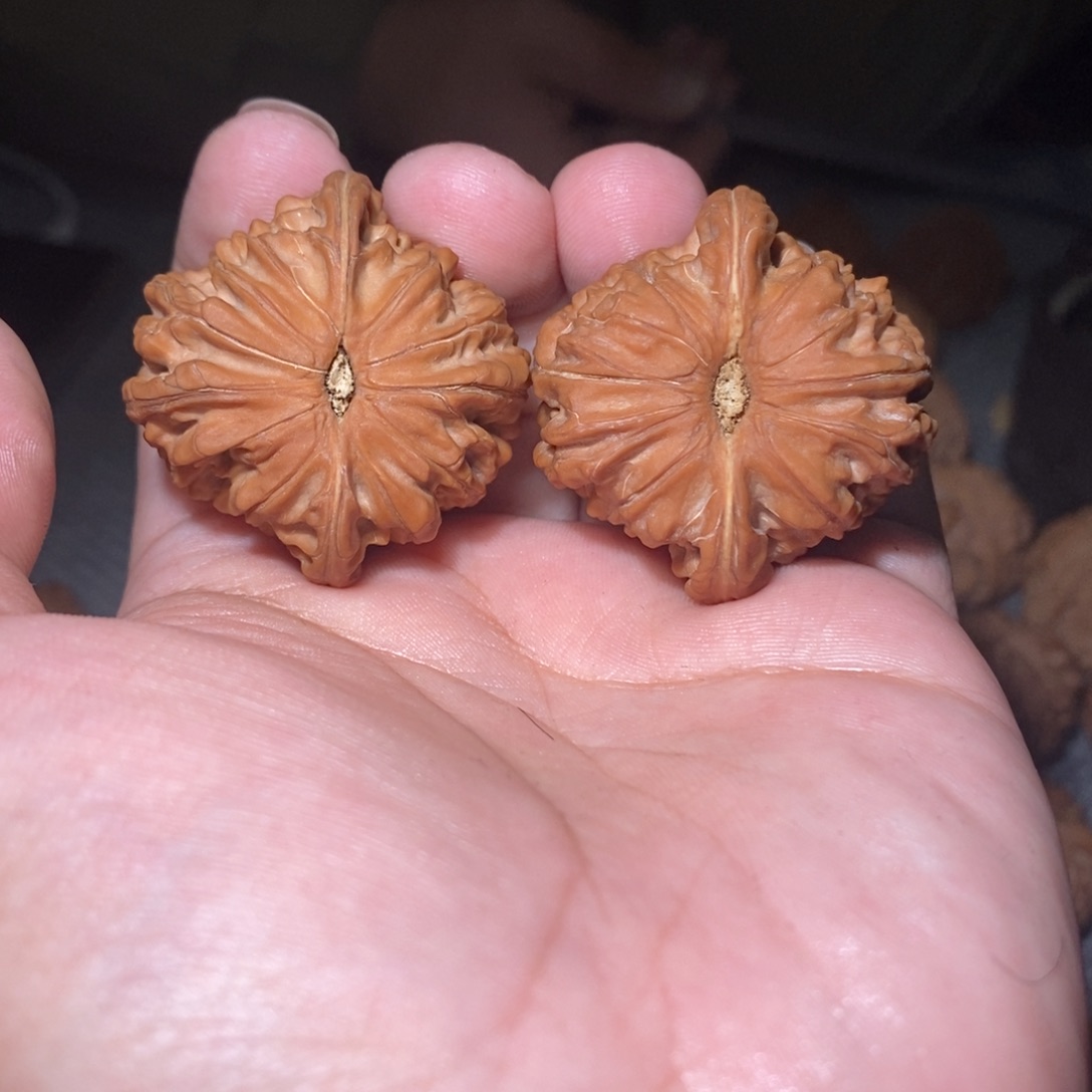 ****霸吊坠桃核41磨盘。  