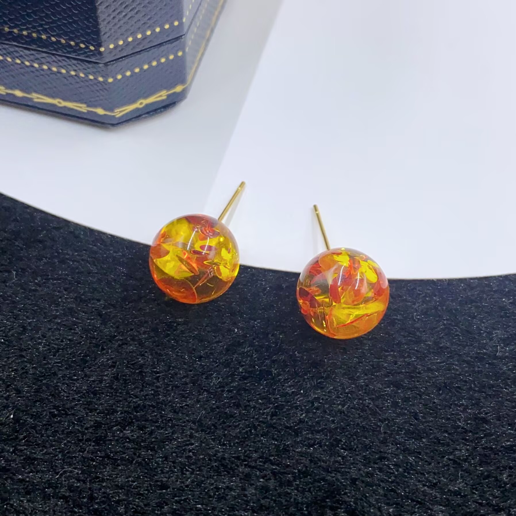 4600   黄色耳钉多样性发货