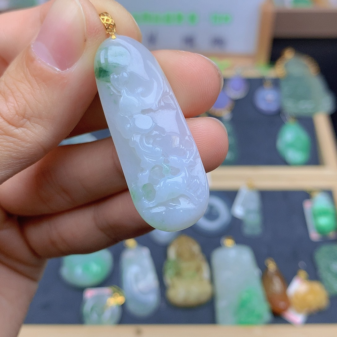 翡翠颈饰18K金镶嵌翡翠