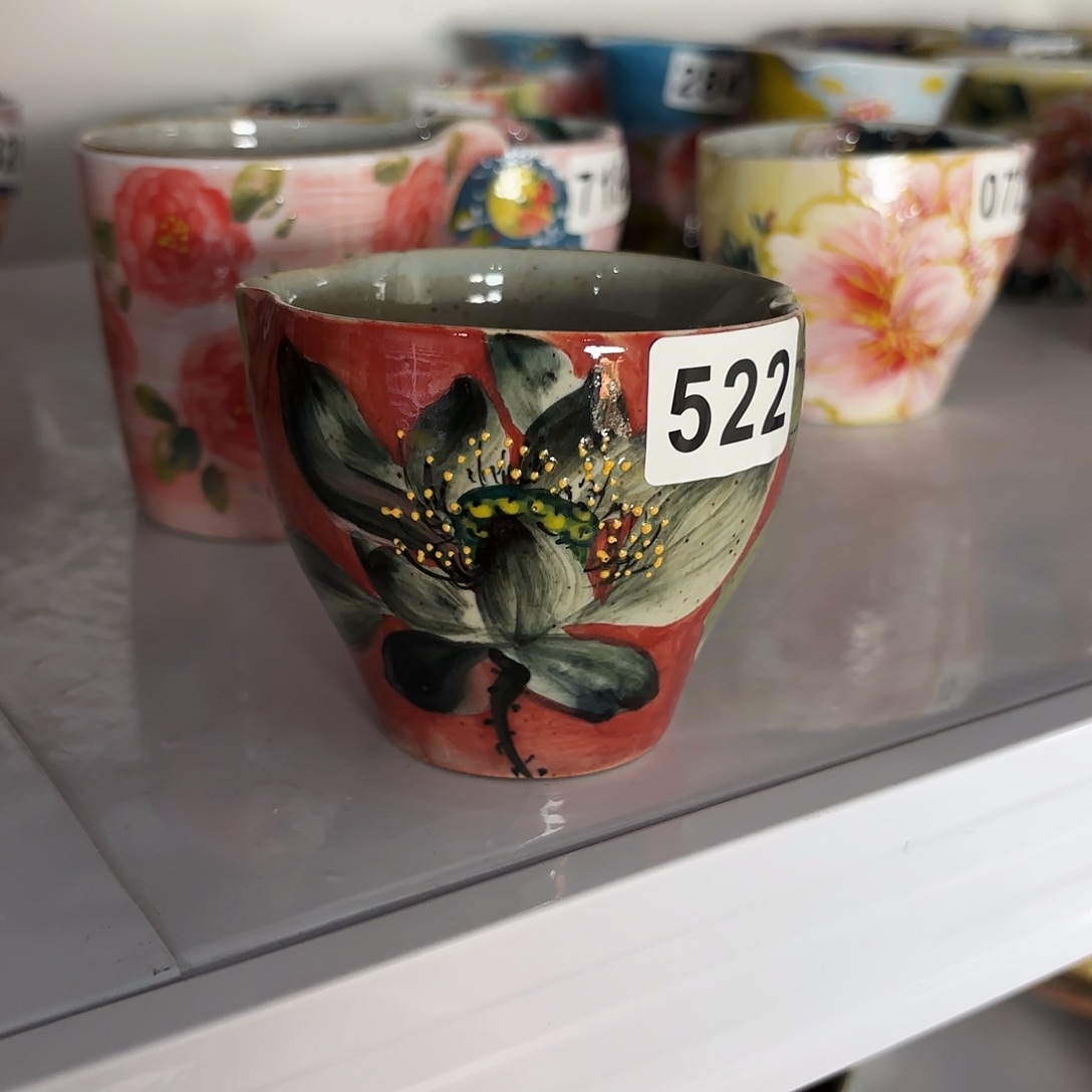 瓷片在干嘛我也要你抱啊