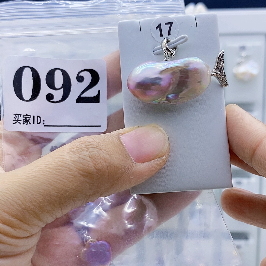 颈饰淡水珍珠钛钢