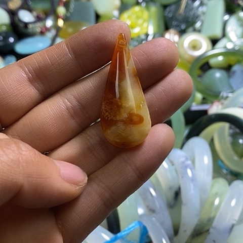 岫玉颈饰未镶嵌一个