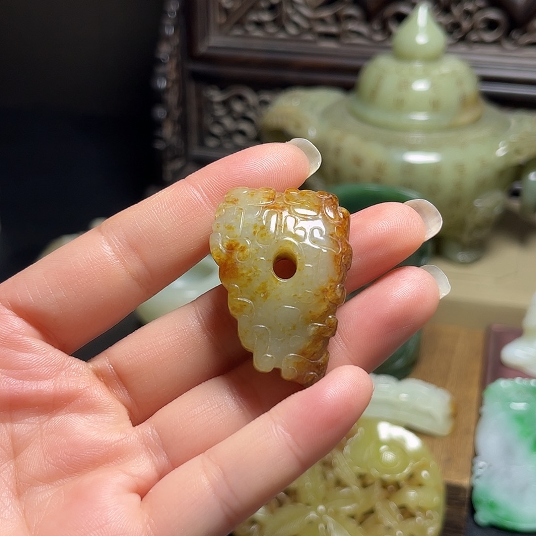 和田玉（糖玉）未镶嵌挂件