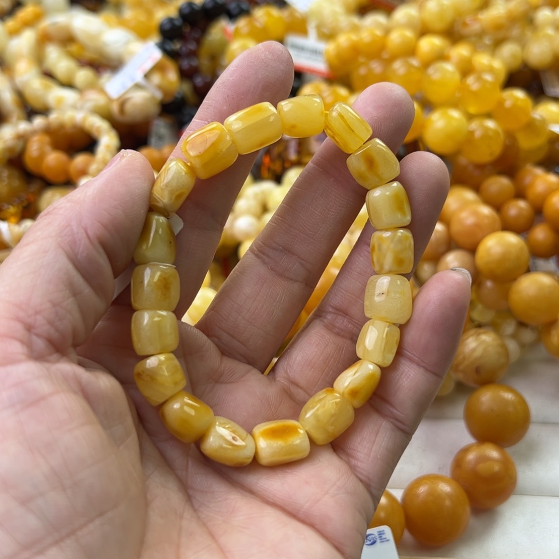 琥珀珠宝奇石未镶嵌