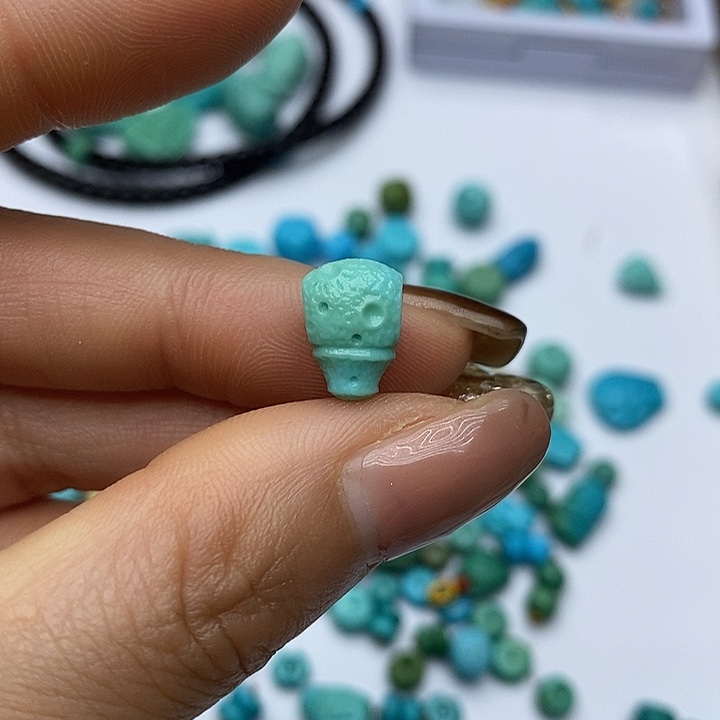 绿松石未镶嵌珠宝奇石