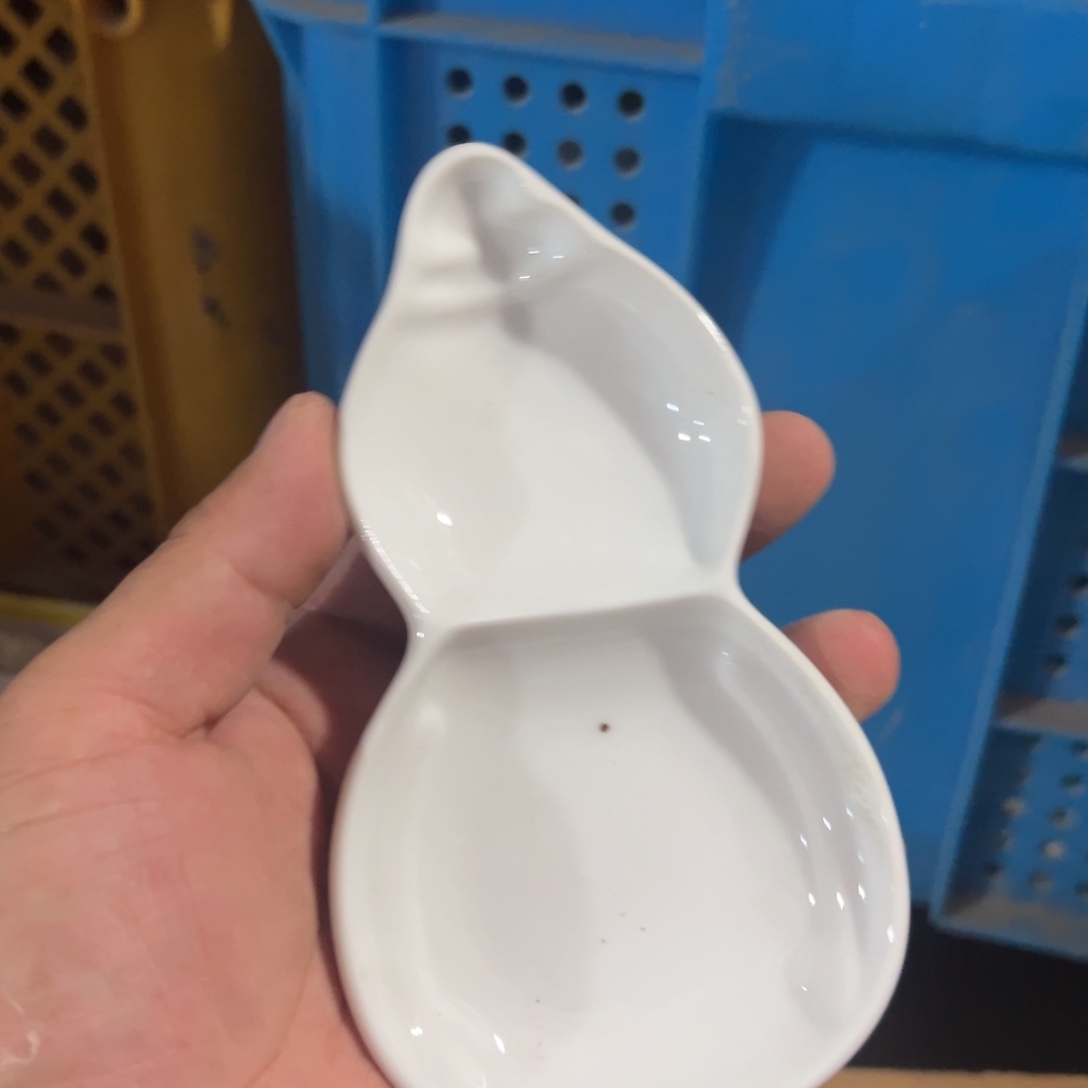 瓷片黑点等瑕疵问题的出现