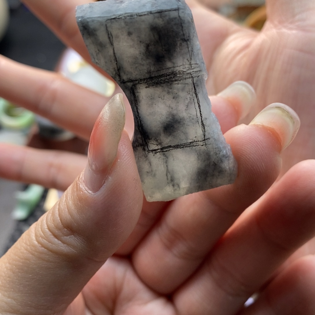 定制翡翠牌子未镶嵌长****?