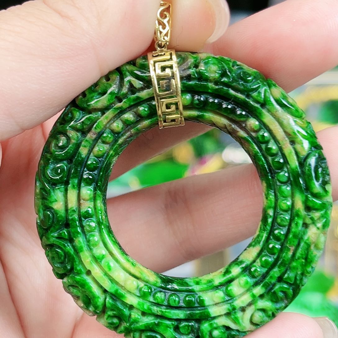 翡翠颈饰18K金镶嵌吊坠